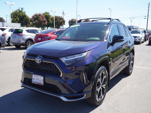 Used 2024 Toyota RAV4 XSE w/ Weather Package AWD/4WD image 8