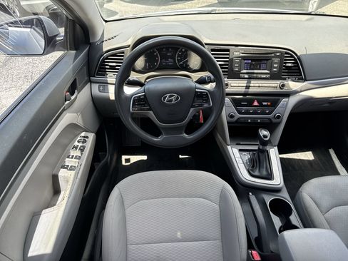 Used 2018 Hyundai Elantra SE FWD image 16