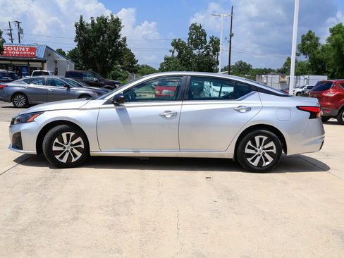 Used 2024 Nissan Altima 2.5 S FWD image 24