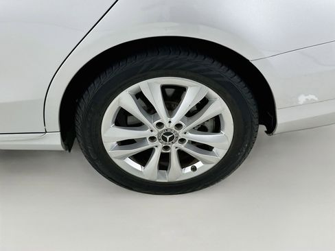 Used 2019 Mercedes-Benz C 300 4MATIC Sedan image 31