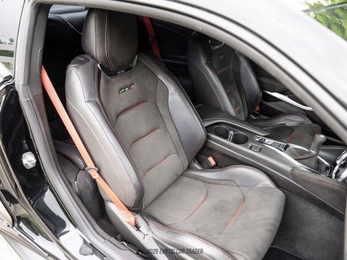 Used 2019 Chevrolet Camaro ZL1 RWD image 76