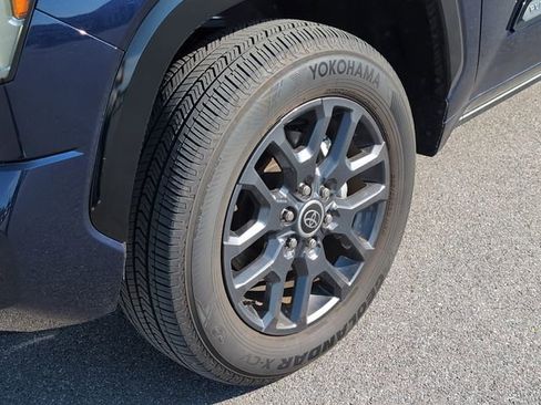 Used 2022 Toyota Tundra Platinum image 11