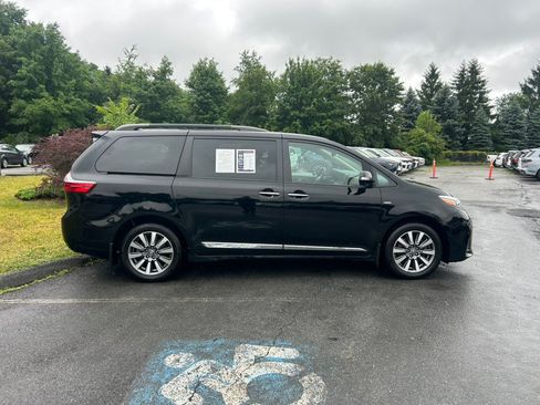 Used 2020 Toyota Sienna Limited Premium AWD/4WD image 7