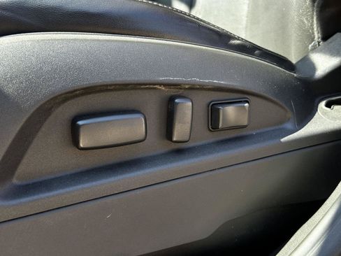 Used 2017 Chevrolet Equinox Premier w/ Enhanced Convenience Package FWD image 11
