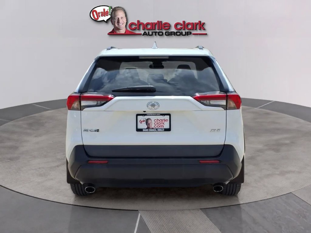 Used 2022 Toyota RAV4 XLE w/ Convenience Package FWD image 4