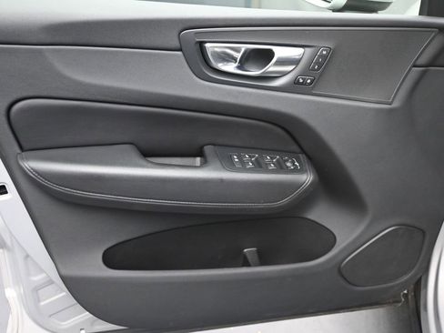 Used 2023 Volvo XC60 B5 Plus w/ Climate Package image 12