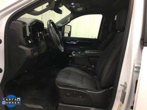 Used 2024 Chevrolet Silverado 2500 LT w/ Convenience Package image 22