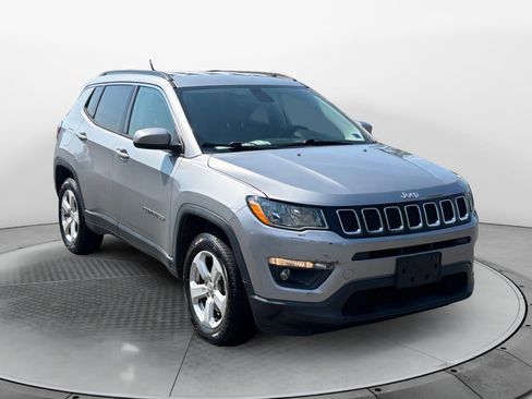 Used 2018 Jeep Compass Latitude w/ Cold Weather Group AWD/4WD image 1