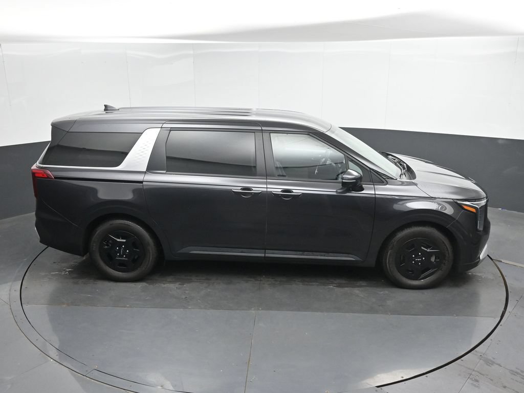 Used 2025 Kia Carnival FWD image 35