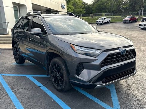 Used 2023 Toyota RAV4 SE AWD/4WD image 3
