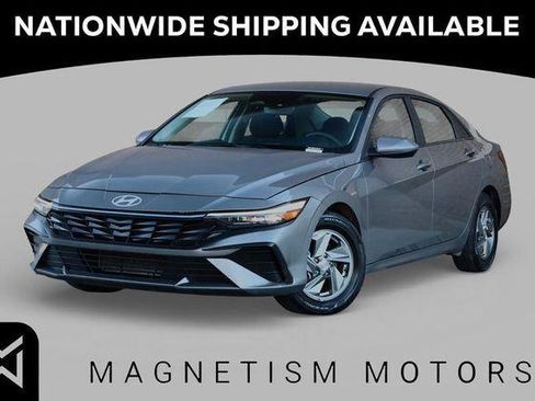 Used 2025 Hyundai Elantra SE w/ Cargo Package FWD image 1