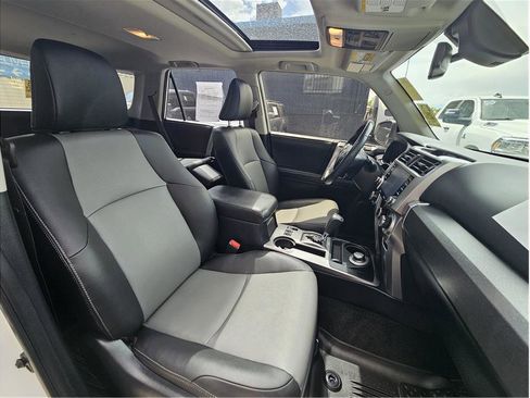 Used 2021 Toyota 4Runner SR5 Premium w/ Moonroof Package AWD/4WD image 4