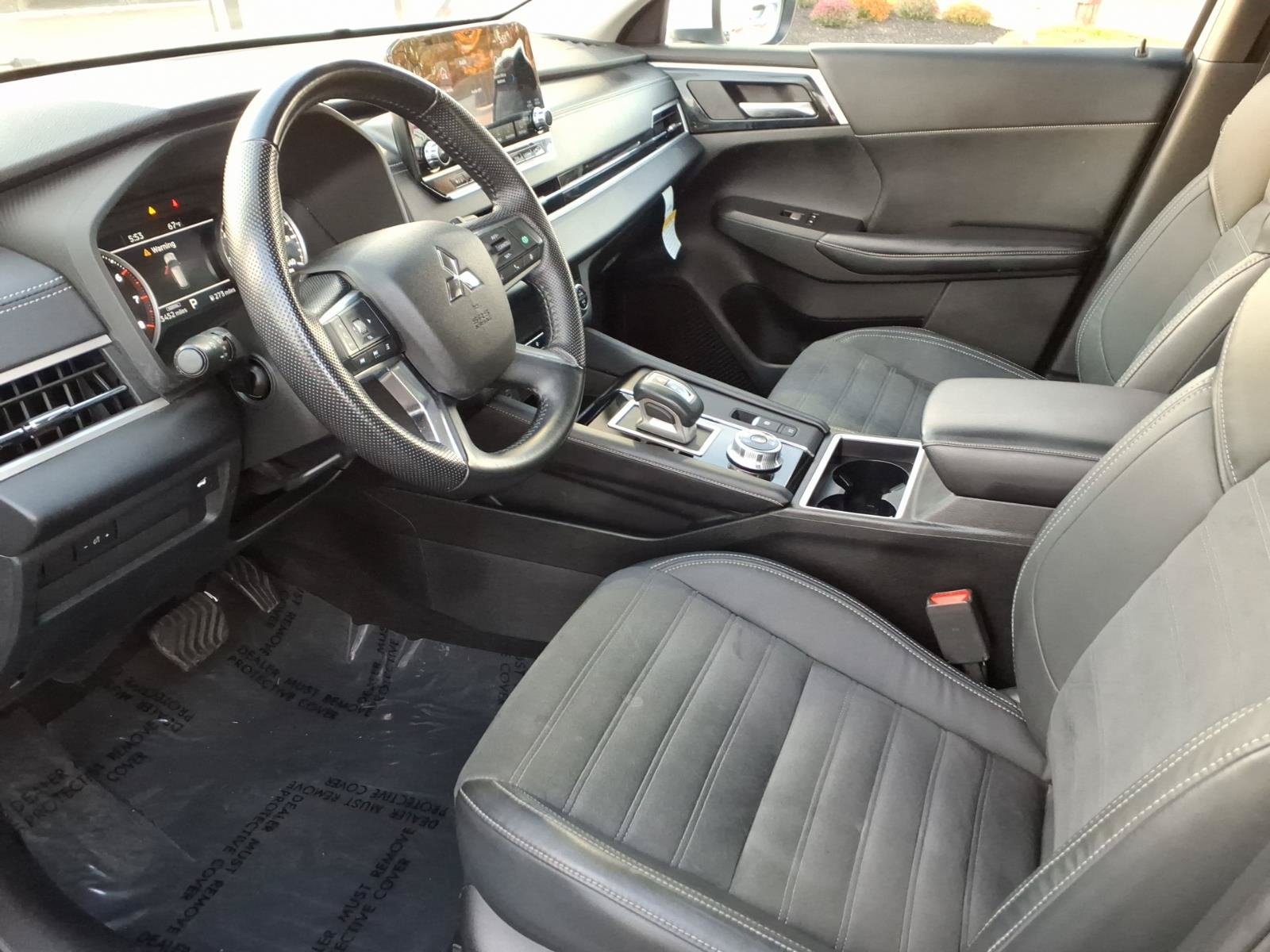 Used 2023 Mitsubishi Outlander SE AWD/4WD image 9