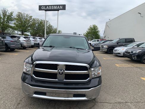 Used 2017 RAM 1500 Classic SLT AWD/4WD image 2