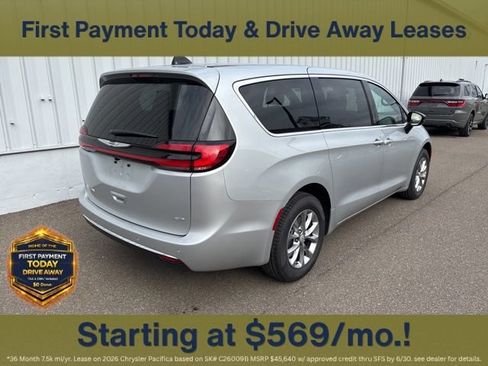 New 2026 Chrysler Pacifica Select AWD/4WD image 7