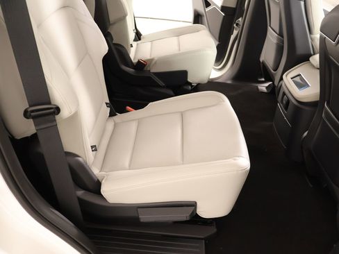 New 2026 Lincoln Navigator Premiere AWD/4WD image 15