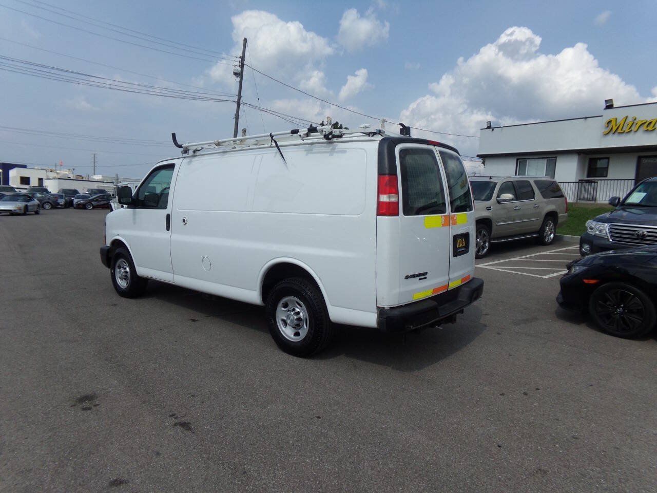 Used 2015 Chevrolet Express 2500 RWD image 54