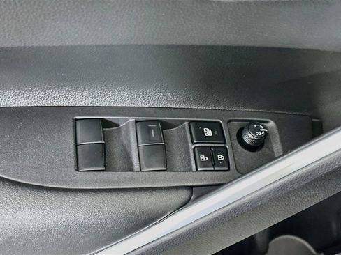 Certified 2023 Toyota Corolla Cross LE w/ Moonroof Package AWD/4WD image 18