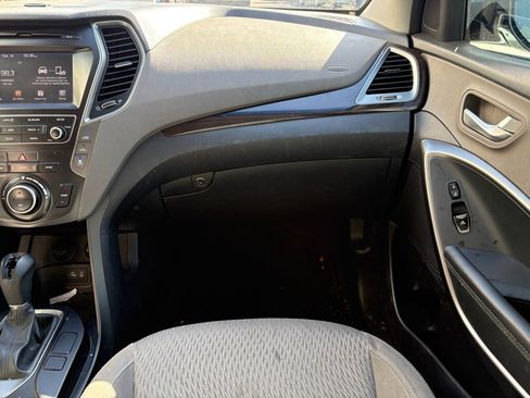 Used 2019 Hyundai Santa Fe XL SE image 8