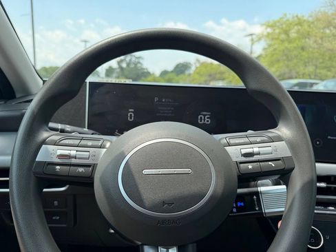 Used 2025 Hyundai Sonata SEL FWD image 11