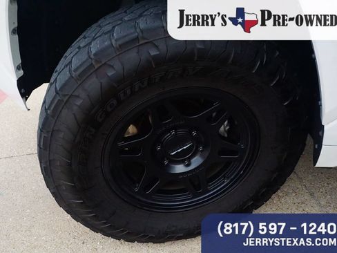 Used 2022 Toyota Tundra Capstone AWD/4WD image 9