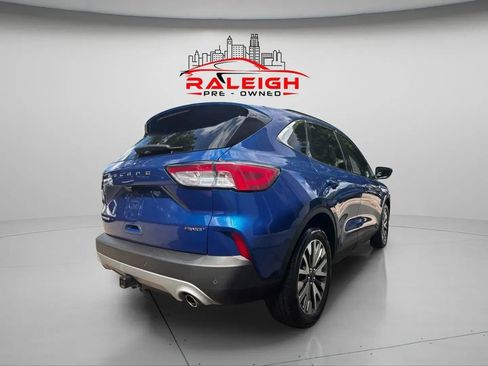 Used 2022 Ford Escape Titanium w/ Class II Trailer Tow Package image 5