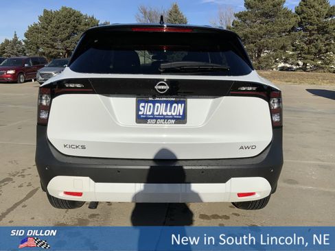 New 2026 Nissan Kicks SV w/ SV Premium Package image 4