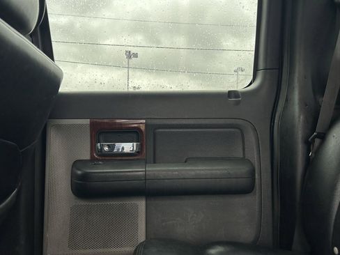 Used 2005 Ford F150 XLT image 25