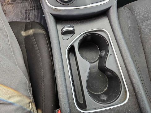 Used 2015 Chrysler 200 Limited w/ Convenience Group image 17