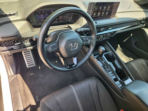 Used 2023 Honda Accord Sport image 2