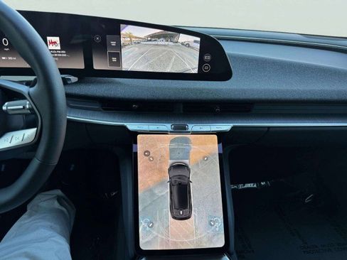 Used 2025 Lucid Air Pure image 29