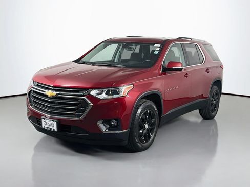 Used 2018 Chevrolet Traverse LT FWD image 3