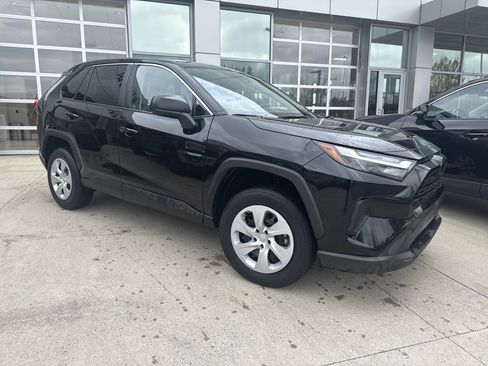 Certified 2025 Toyota RAV4 LE AWD/4WD image 2