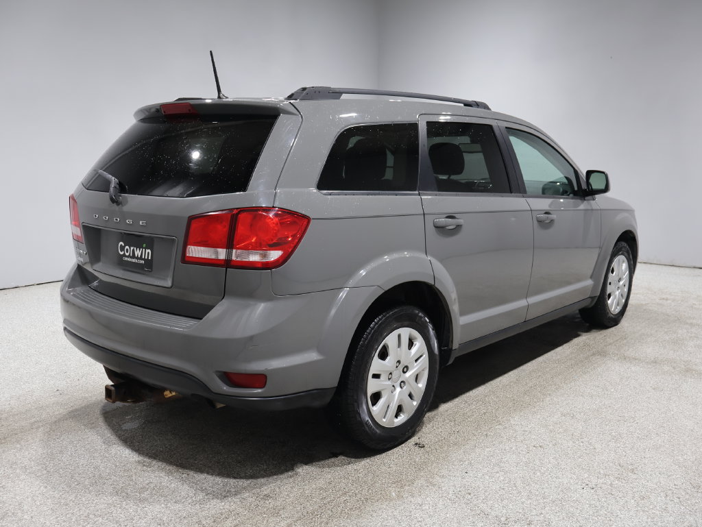 Used 2019 Dodge Journey SE FWD image 2