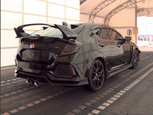 Used 2018 Honda Civic Type R image 2