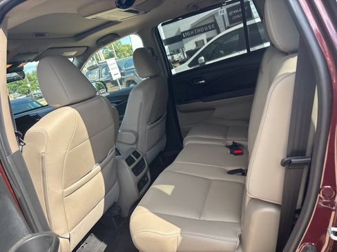 Used 2021 Honda Pilot Touring image 4