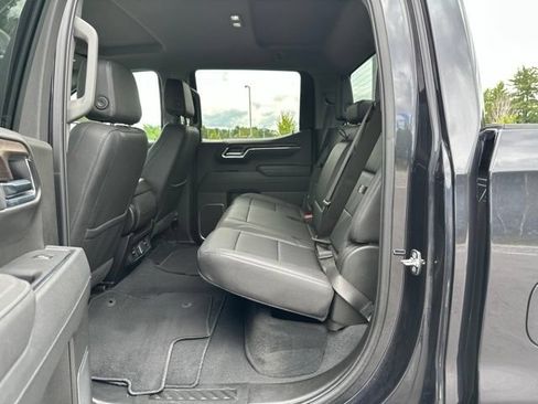Used 2025 GMC Sierra 1500 SLT AWD/4WD image 16