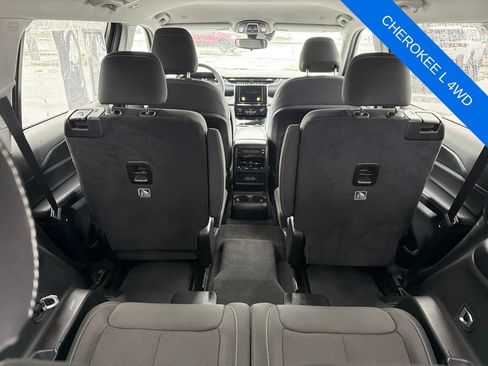 Used 2023 Jeep Grand Cherokee L Laredo AWD/4WD image 26