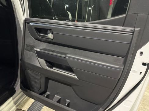 Used 2025 Toyota Tundra Platinum image 27