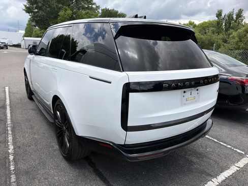 Used 2023 Land Rover Range Rover SE AWD/4WD image 3