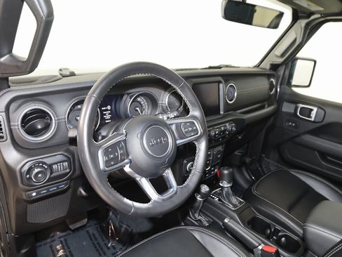 Used 2022 Jeep Wrangler Unlimited Sahara w/ Cold Weather Group image 27