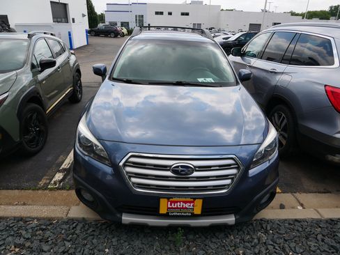 Used 2017 Subaru Outback 2.5i Limited w/ Popular Package #5 AWD/4WD image 2