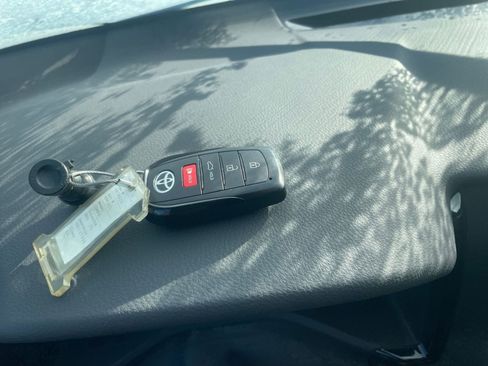 Used 2025 Toyota Camry SE image 21