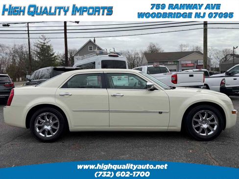 Used 2009 Chrysler 300 C image 8