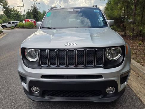 Used 2020 Jeep Renegade Latitude FWD image 2