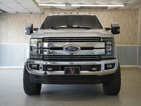 Used 2017 Ford F250 Lariat w/ Lariat Ultimate Package image 2