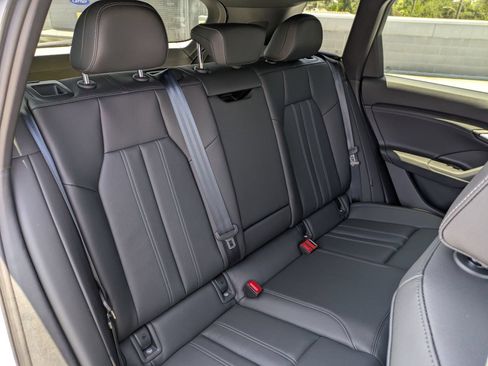 New 2027 Audi Q6 e-tron Premium Plus AWD/4WD image 11