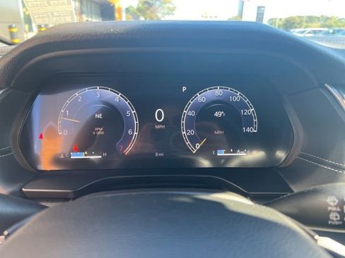 New 2025 Jeep Grand Cherokee Altitude image 9