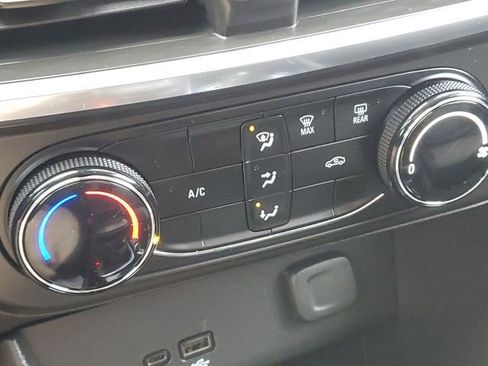 Used 2024 Buick Encore GX Preferred image 17