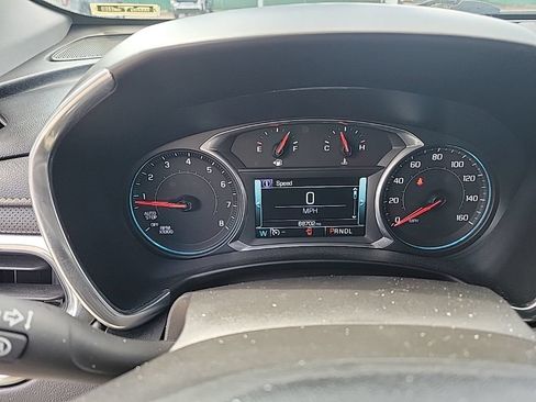 Used 2018 Chevrolet Equinox Premier FWD image 9